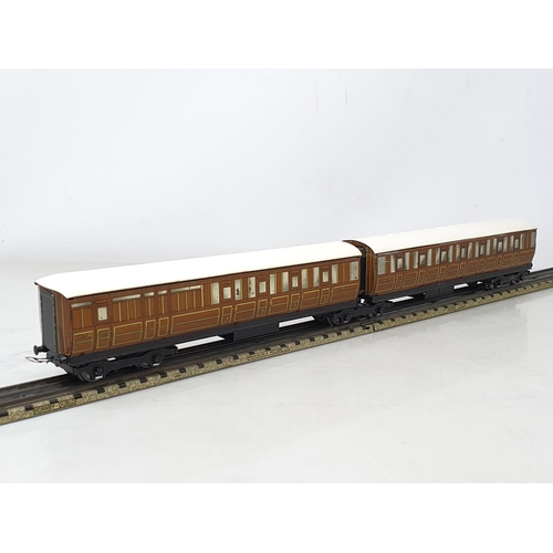 1006 - A boxed pre-war Hornby Dublo D2 Articulated Set, Nr M, minor marks to windows, roof in superb condit... 