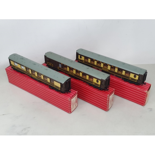 1015 - Three boxed Hornby Dublo Pullmans, 4035 'Aries', 4036 2nd Class and 4037 Brake, all with fixed type ... 