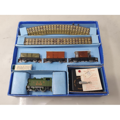 1019 - A boxed Hornby Dublo EDG7 horseshoe LNER Goods Set, M, showing slight use to locomotive which is cor... 