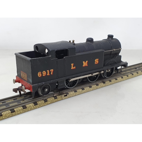 1022 - A boxed Hornby Dublo EDL7 LMS 0-6-2T, Nr M, early version with gold leaf transfers and shorter spoon... 