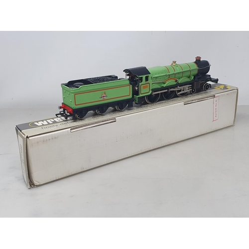 1042 - A boxed Wrenn W2221 'Brecon Castle' Locomotive in light green livery, Nr M, box Nr perfect, slight c... 