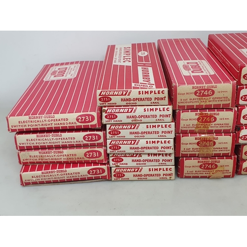 1057 - Thirty five boxes of Hornby Dublo 2 rail Track including 2x boxes 2701 Straights, 4x boxes 2731 EORH... 