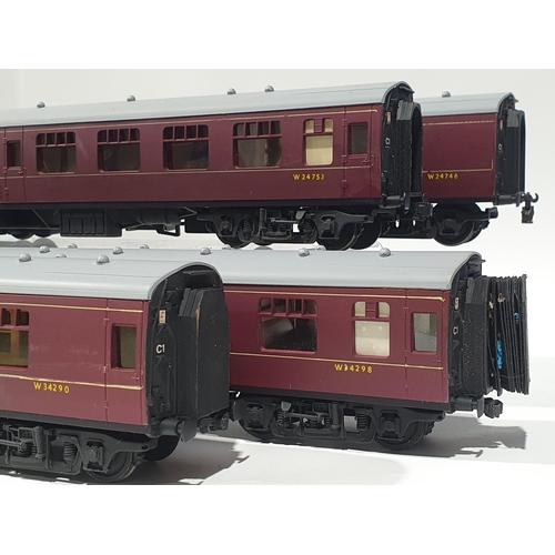 1265 - A rake of four Lima 0 gauge fine scale L.M.S. Corridor Coaches, Ex plus