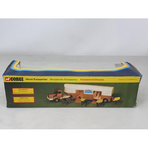 1302 - A boxed Corgi Major No.1105 National Racing Stables Horse Transporter, Ex plus-Nr M, box VG