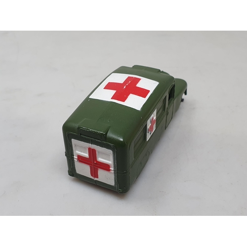 1434 - An unboxed Dinky Toys 30HM Daimler Military Ambulance, Nr M