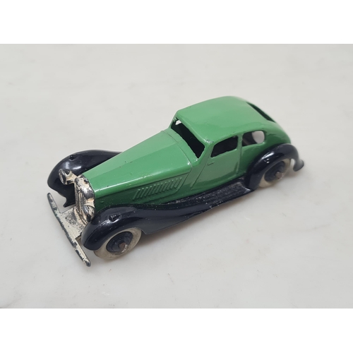 1516 - A Dinky Toys 36d green and black Rover Saloon, Nr M-M