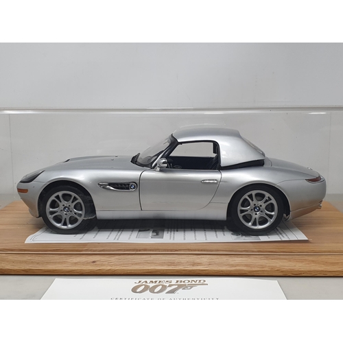 1552 - A Danbury Mint 1:12 scale limited edition James Bond 007 BMW Z8, with certificate of authenticity No... 