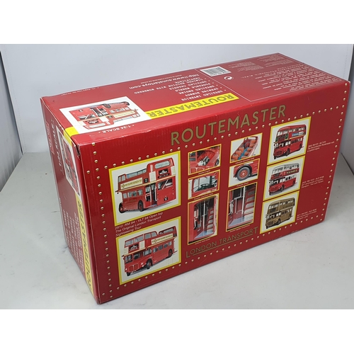 1565 - A boxed Sun Star 1:24 scale limited edition RM94-VLT 94 Open top London Transport Sightseeing Bus, M... 