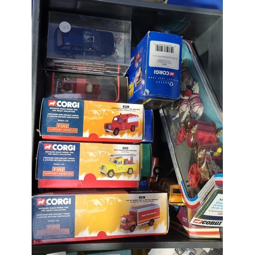 1557 - A box of boxed Corgi, Vanguard and other modern diecast Models including 1902 State Landau, Nine Dou... 