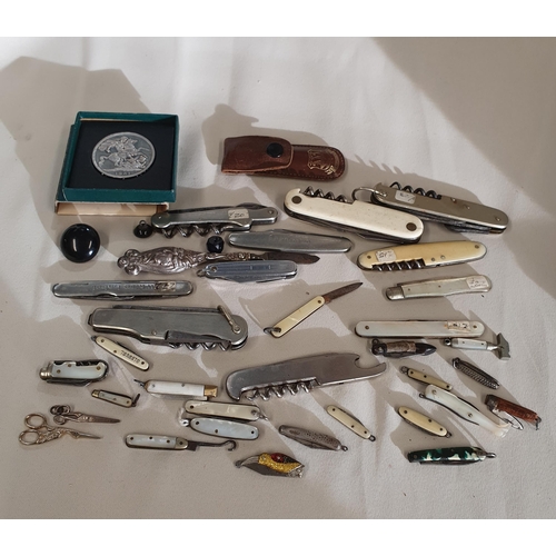 32 - A collection of Pen Knives and Fruit Knives, some miniature novelty Knives