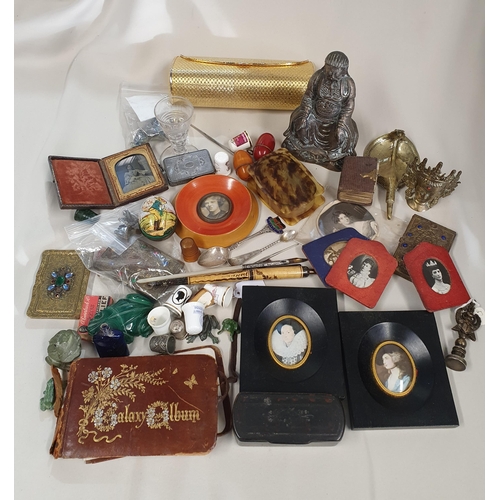 34 - A collection of Objets and Collectibles