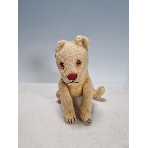 689 - A Steiff Papa Lion 1ft L, a Steiff Lioness 8.5