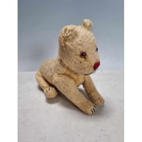 689 - A Steiff Papa Lion 1ft L, a Steiff Lioness 8.5