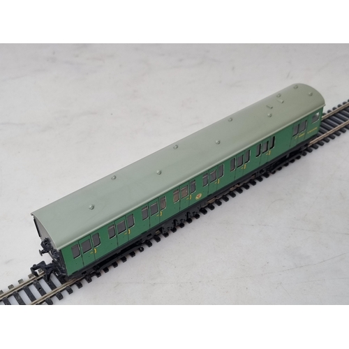 1010 - A boxed Hornby Dublo Export 2350 EMU, M, showing no signs of use. Box in superb condition with no ta... 