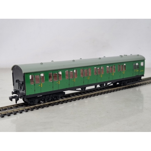 1011 - A boxed Hornby Dublo Export 4250 EMU Trailer Car, M, showing no signs of use, box in superb conditio... 