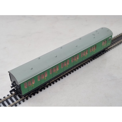 1011 - A boxed Hornby Dublo Export 4250 EMU Trailer Car, M, showing no signs of use, box in superb conditio... 