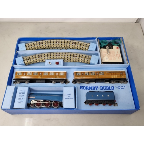 1027 - A boxed Hornby Dublo EDP1 'Sir Nigel Gresley' Passenger Set, unused, late version with sintered iron... 