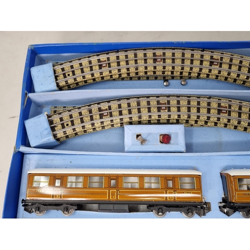 1027 - A boxed Hornby Dublo EDP1 'Sir Nigel Gresley' Passenger Set, unused, late version with sintered iron... 