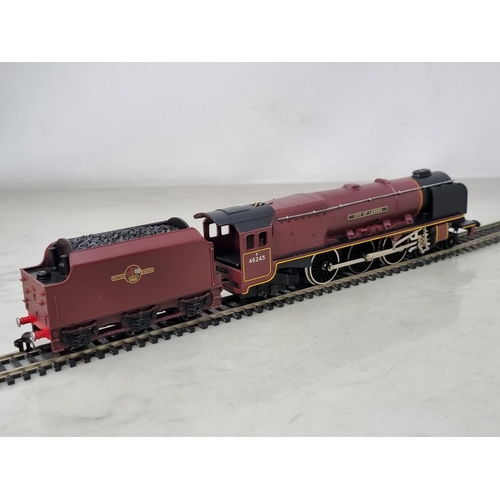 1031 - A boxed Hornby Dublo 2226 'City of London', first version with single lining around cab and metal co... 