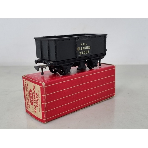 1037 - A boxed Hornby Dublo 4654 Track Cleaning Wagon, Nr M, wheels show little signs of use, comes with tw... 