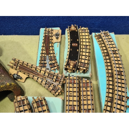 1046 - Nine boxes of Hornby Dublo pre-war electric Track including EDPR & EDPL Points with complete frogs, ... 