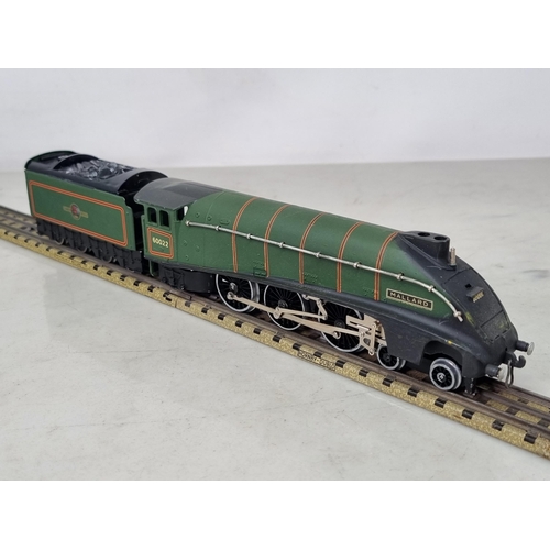 1053 - A boxed Hornby Dublo L11 'Mallard' with mazac wheels, superb example showing no signs of use. Locomo... 