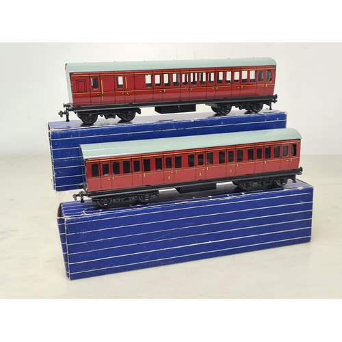 1055 - Two boxed Hornby Dublo D14 BR Suburban Coaches including 1/2nd and Brake/2nd, M, rare over sticker b... 