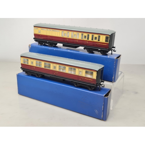 1060 - Two boxed Hornby Dublo D11 Corridor Coaches including 1/3rd and Brake/3rd, M, 11/53 boxes Ex plus