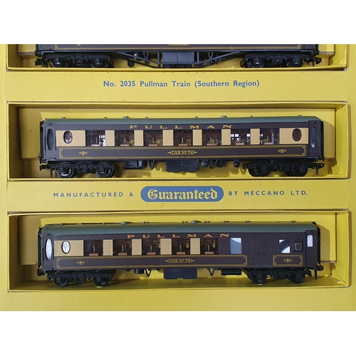 1069 - A boxed Hornby Dublo 2035 Pullman Set, later version with fixed bogies, unused in mint condition sho... 