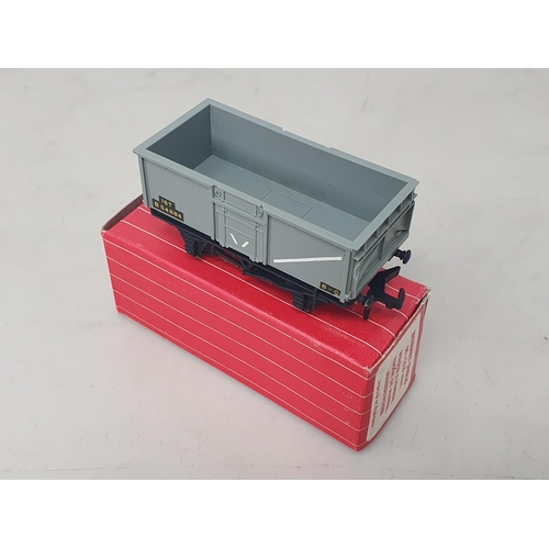 1070 - A boxed Hornby Dublo 4655 open gear grey Mineral Wagon, M and appears unused, box Nr perfect with or... 