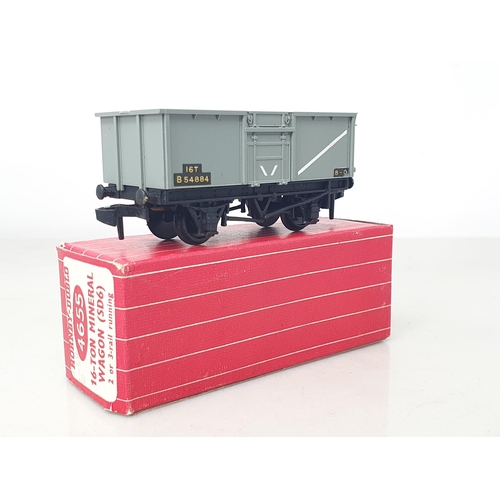 1070 - A boxed Hornby Dublo 4655 open gear grey Mineral Wagon, M and appears unused, box Nr perfect with or... 