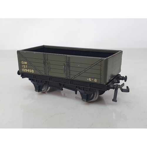 1082 - Six Hornby Dublo factory repair pre-war Wagons, they have been repaired with post-war bases (as bric... 