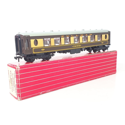 1083 - Four boxed Hornby Dublo Export Coaches including 4231 SR Suburban 2nd Class, 4211 2nd Class WR Corri... 