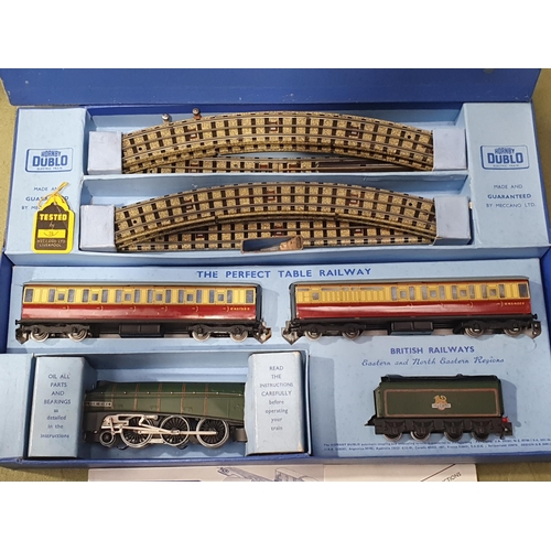 1095 - A boxed Hornby Dublo EDP11 'Silver King' matt set, contents appear unused in mint condition. Box bas... 