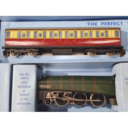 1095 - A boxed Hornby Dublo EDP11 'Silver King' matt set, contents appear unused in mint condition. Box bas... 