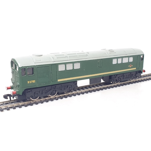 1117 - A boxed Hornby Dublo 2233 Co-Bo diesel Locomotive, Nr M-M, complete with packing pieces, box Ex plus... 