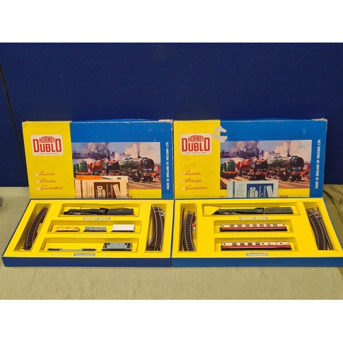 1142 - A boxed Hornby Dublo 2015 Talisman Set, contents Nr M-M, box VG, marking to lid by logo. Lid complet... 