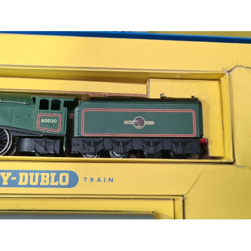 1142 - A boxed Hornby Dublo 2015 Talisman Set, contents Nr M-M, box VG, marking to lid by logo. Lid complet... 