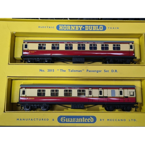 1142 - A boxed Hornby Dublo 2015 Talisman Set, contents Nr M-M, box VG, marking to lid by logo. Lid complet... 