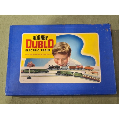 1144 - A boxed Hornby Dublo EDP2 1st issue horseshoe 'Duchess of Atholl' Set, contents Nr M, box VG, lid co... 