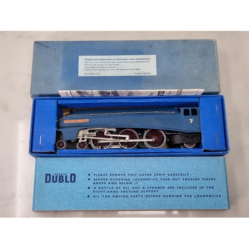 1146 - A boxed Hornby Dublo EDL1 'Sir Nigel Gresley' 1/2 inch version, superb example in mint condition, ha... 