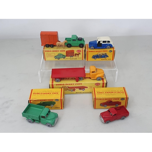 1154 - Five boxed Dublo Dinky Toys including Taxi, Morris Pickup, Austin Lorry, Land Rover and Horse Box wi... 