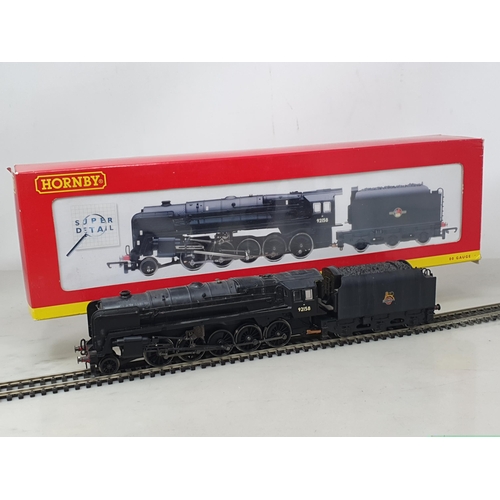 1254 - A boxed Hornby 00 gauge R2105C Class 9F 2-10-0 Locomotive Running No.92158 in BR black livery, has b... 