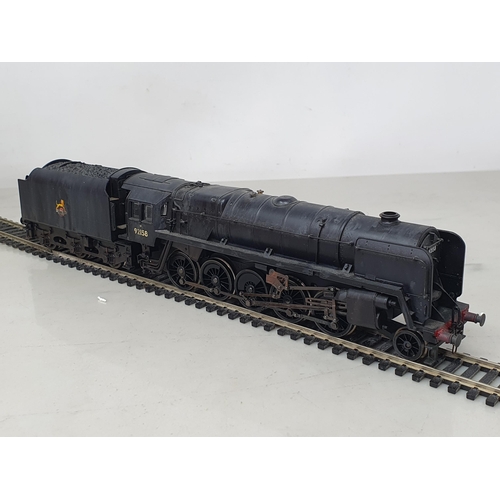 1254 - A boxed Hornby 00 gauge R2105C Class 9F 2-10-0 Locomotive Running No.92158 in BR black livery, has b... 