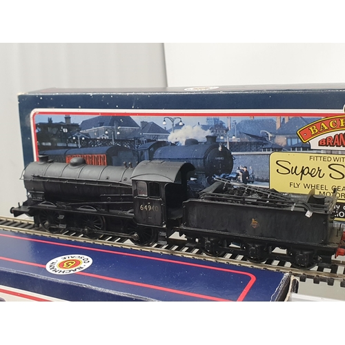 1259 - A boxed Bachmann 00 gauge J39 Locomotive in early crest BR livery and a boxed V1/3 2-6-2T with hoppe... 