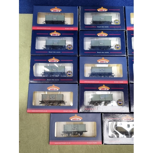 1261 - Fourteen boxed Bachmann 00 gauge 27 Ton Steel Tippler Wagons 'Iron Ore Tippler', Nr M, boxes Ex plus