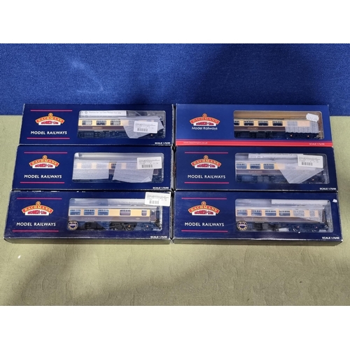 1263 - A rake of six boxed Bachmann 00 gauge Pullman Coaches including BR Mk.1 Kitchen/1st with lighting, B... 