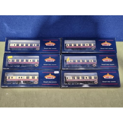 1264 - A rake of six boxed Bachmann 00 gauge BR Mk.1 Coaches including 3x Open, Corridor SK, Brake/Composit... 