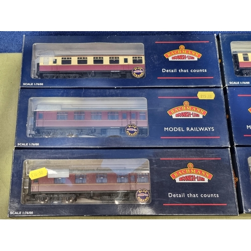 1265 - A rake of six boxed Bachmann 00 gauge BR Mk.1 Coaches including crimson and cream Corridor SK, crims... 