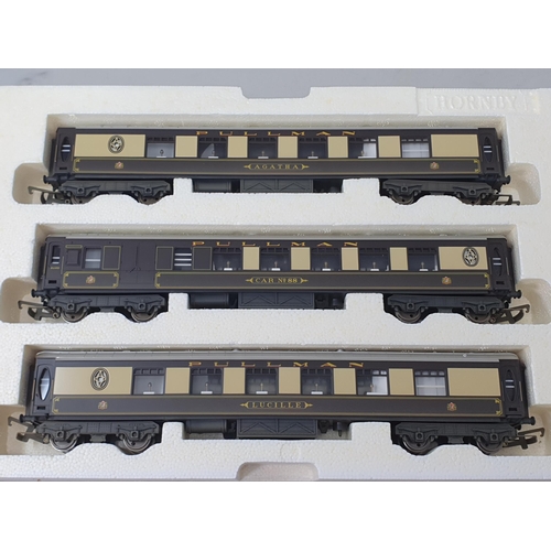 1279 - A boxed Hornby 00 gauge pack of three Pullman Coaches